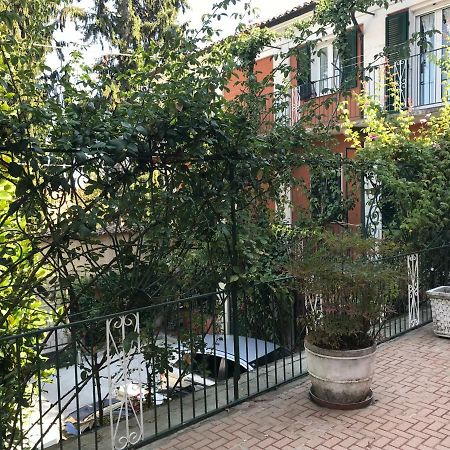 Bed & Roses “Gege” Apartment La Morra Bagian luar foto