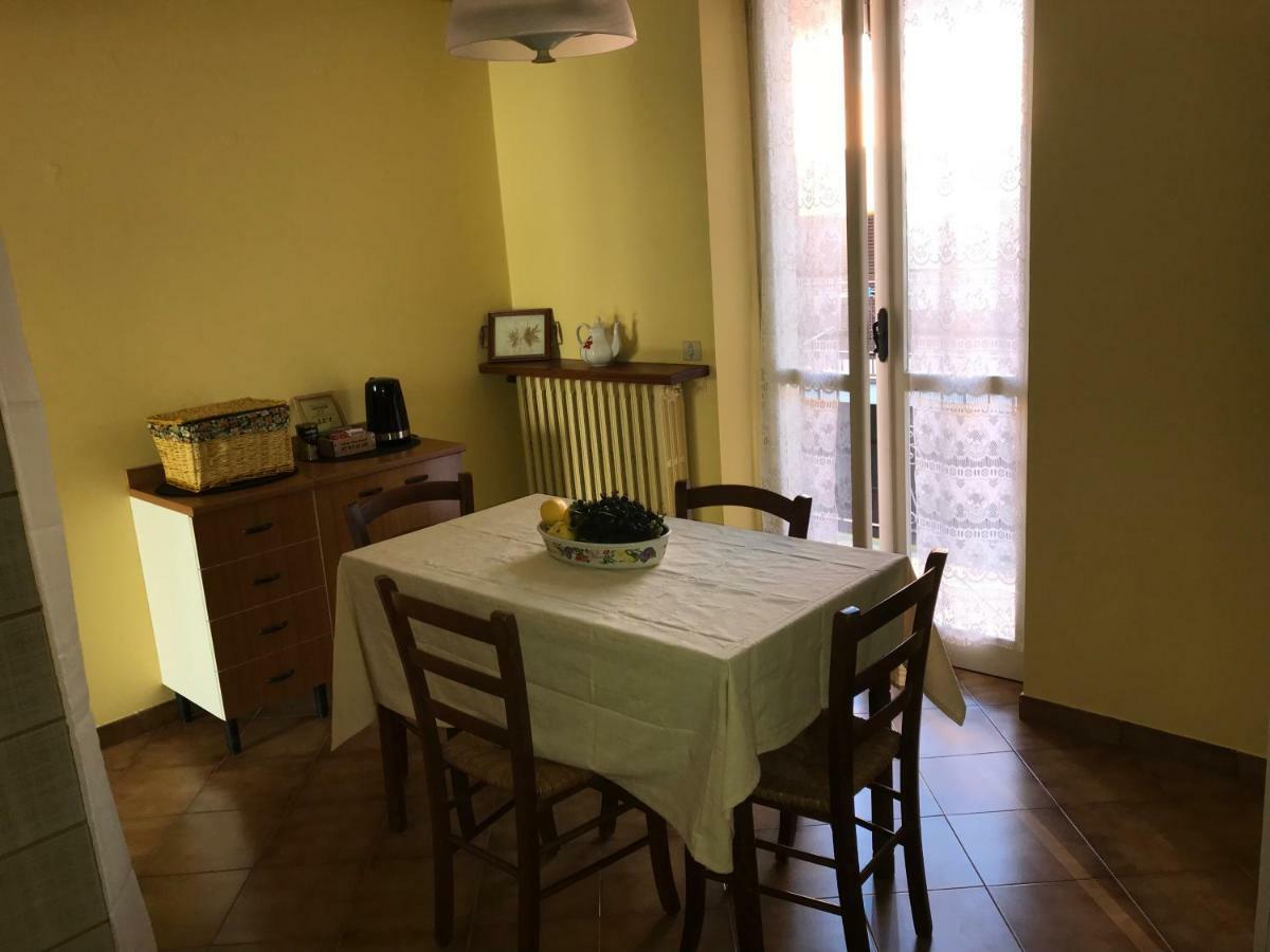Bed & Roses “Gege” Apartment La Morra Bagian luar foto