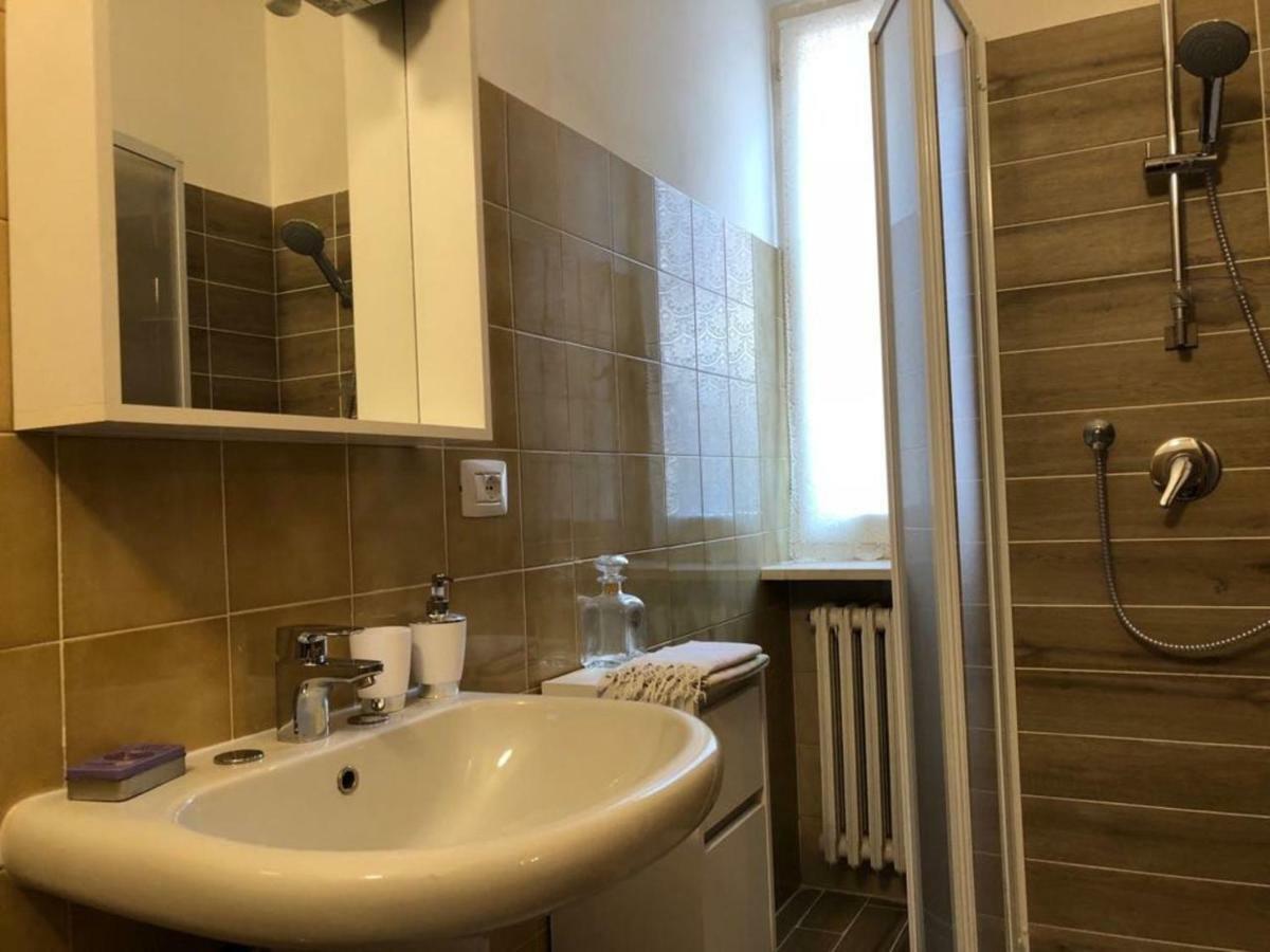 Bed & Roses “Gege” Apartment La Morra Bagian luar foto