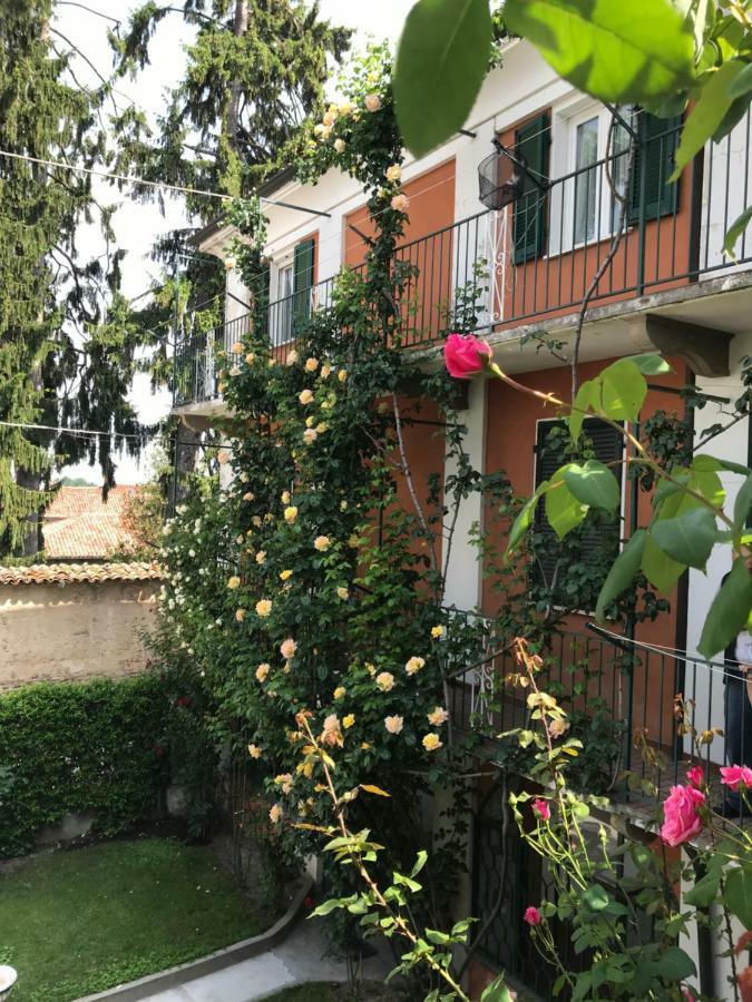 Bed & Roses “Gege” Apartment La Morra Bagian luar foto