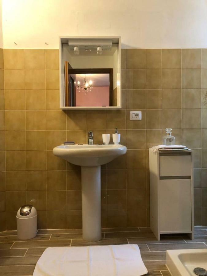 Bed & Roses “Gege” Apartment La Morra Bagian luar foto